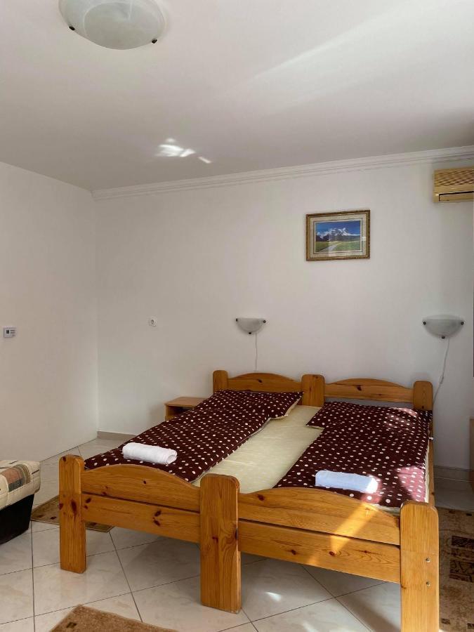 Birta Apartman Хайдусобосло Экстерьер фото