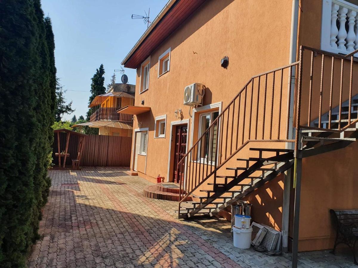 Birta Apartman Хайдусобосло Экстерьер фото